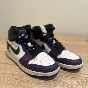 Air Jordan 1 Retro high OG court purple 2,0 in women’s size 7